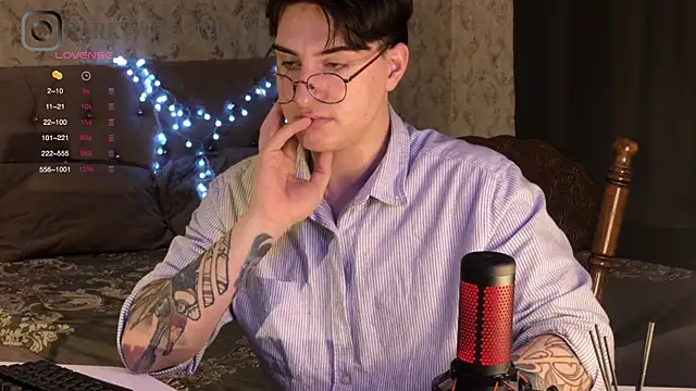 Snapshot of dark-willoww chatting on 02/22/25, 08:53 dark-willoww online show from 02/22/25, 08:53