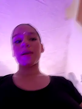 Snapshot of Abbiee_8 chatting on 10/24/25, 11:12 Abbiee 8 online show from 10/24/25, 11:12