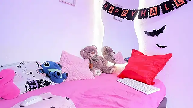 Snapshot of Abbiee_8 chatting on 10/28/25, 03:14 Abbiee 8 online show from 10/28/25, 03:14