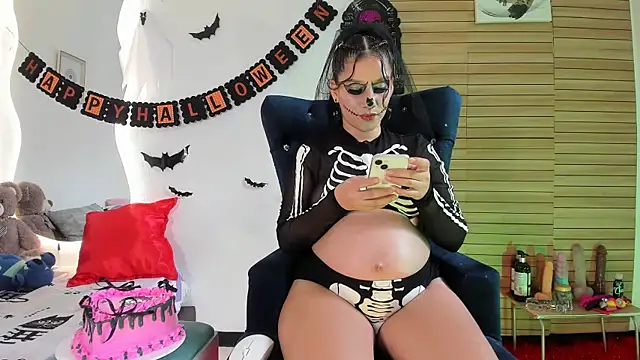 Snapshot of Abbiee_8 chatting on 10/31/25, 03:57 Abbiee 8 online show from 10/31/25, 03:57