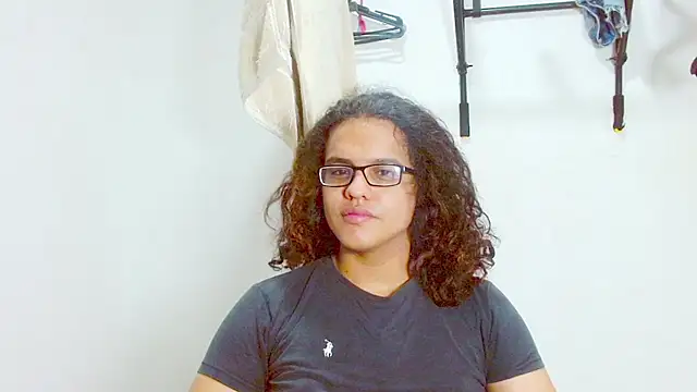 Snapshot of Diane_blossom chatting on 03/09/25, 12:20 Diane blossom online show from 03/09/25, 12:20