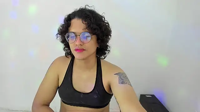 Snapshot of Diane_blossom chatting on 10/31/25, 06:09 Diane blossom online show from 10/31/25, 06:09