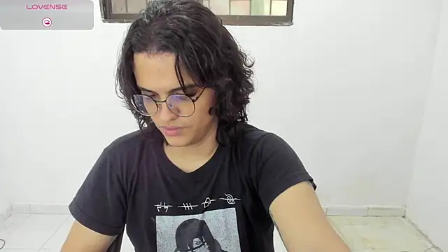 Snapshot of Diane_blossom chatting on 12/18/25, 07:20 Diane blossom online show from 12/18/25, 07:20