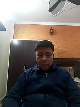 innocentboy1987 online show from 11/26/25, 04:46