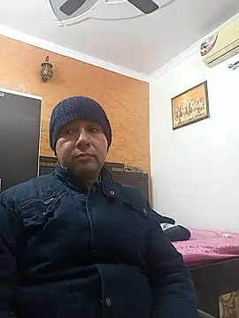 innocentboy1987 online show from 01/13/26, 05:57