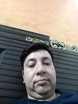 Snapshot of innocentboy1987 chatting on 03/06/26, 04:14 innocentboy1987 online show from 03/06/26, 04:14