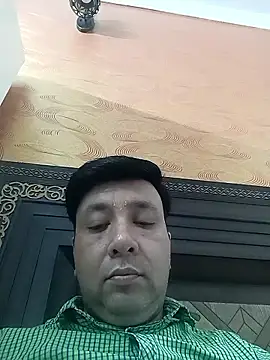 Snapshot of innocentboy1987 chatting on 04/04/26, 05:38 innocentboy1987 online show from 04/04/26, 05:38