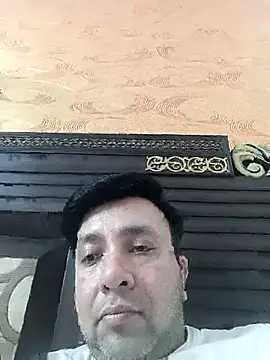 Snapshot of innocentboy1987 chatting on 04/14/26, 12:00 innocentboy1987 online show from 04/14/26, 12:00