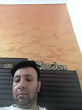 Snapshot of innocentboy1987 chatting on 04/17/26, 06:05 innocentboy1987 online show from 04/17/26, 06:05