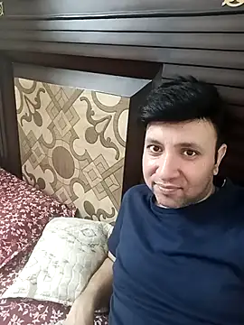 Snapshot of innocentboy1987 chatting on 04/19/26, 05:18 innocentboy1987 online show from 04/19/26, 05:18