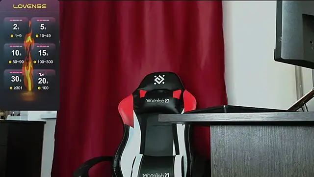 Snapshot of holyharlot chatting on 11/17/25, 09:59 holyharlot online show from 11/17/25, 09:59