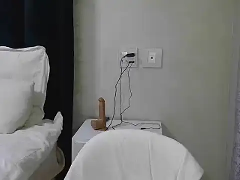 DarkAndLovelyBunny online show from 10/14/25, 11:11