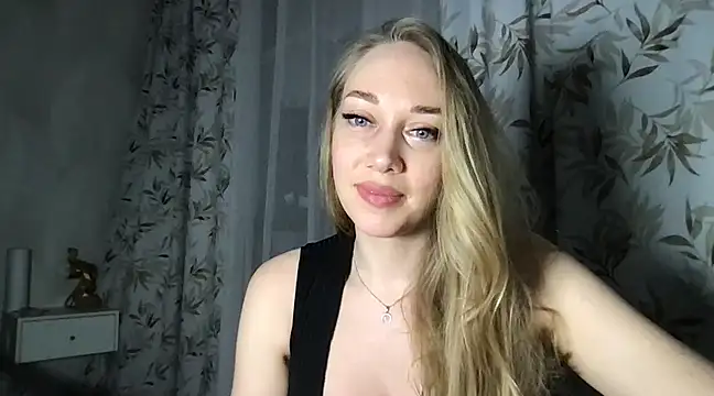 Snapshot of Engel_13 chatting on 02/11/25, 10:18 Engel 13 online show from 02/11/25, 10:18