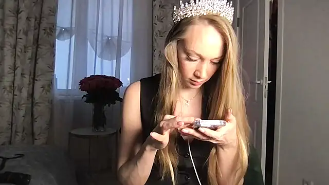 Snapshot of Engel_13 chatting on 02/18/25, 02:27 Engel 13 online show from 02/18/25, 02:27