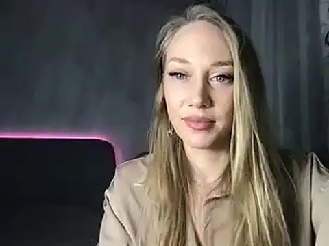 Snapshot of Engel_13 chatting on 03/04/25, 06:18 Engel 13 online show from 03/04/25, 06:18