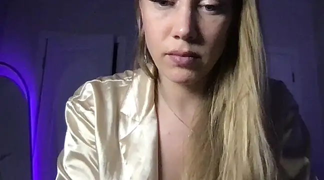 Snapshot of Engel_13 chatting on 03/10/25, 03:52 Engel 13 online show from 03/10/25, 03:52