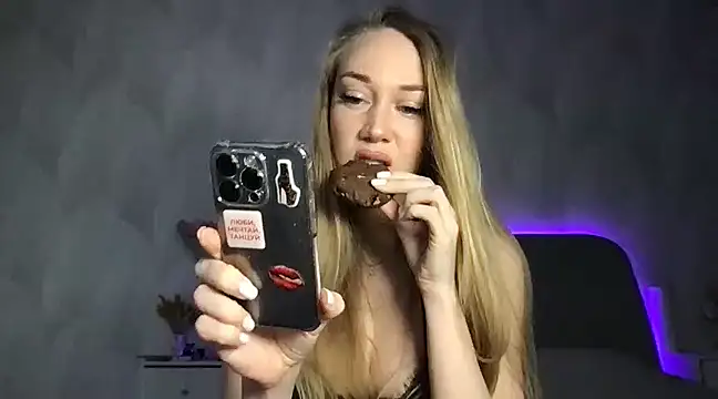 Snapshot of Engel_13 chatting on 03/14/25, 09:46 Engel 13 online show from 03/14/25, 09:46