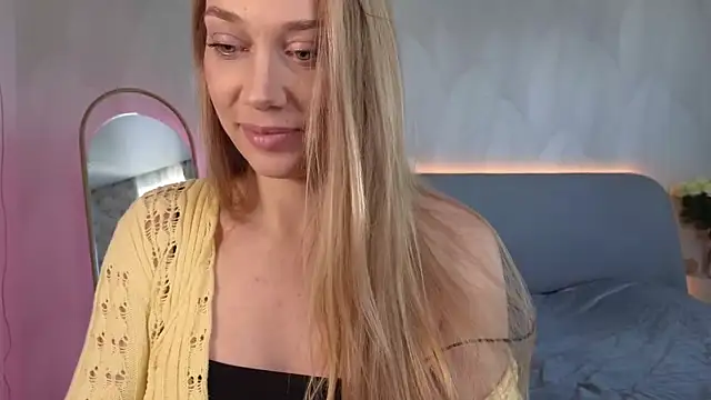 Snapshot of Engel_13 chatting on 09/30/25, 12:32 Engel 13 online show from 09/30/25, 12:32