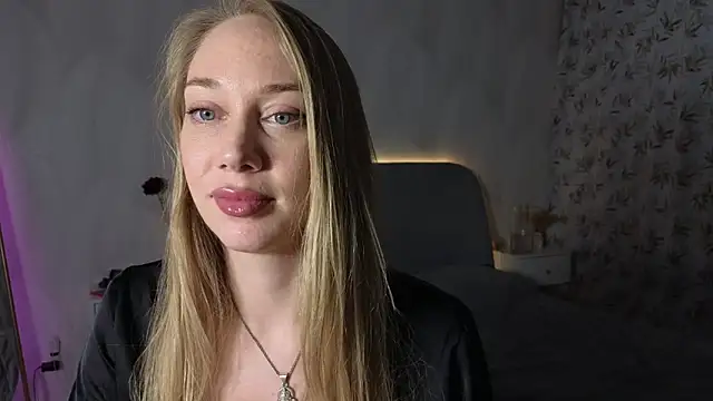 Snapshot of Engel_13 chatting on 10/09/25, 05:55 Engel 13 online show from 10/09/25, 05:55