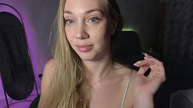 Snapshot of Engel_13 chatting on 11/03/25, 06:09 Engel 13 online show from 11/03/25, 06:09