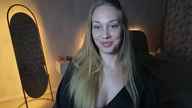 Snapshot of Engel_13 chatting on 11/27/25, 06:21 Engel 13 online show from 11/27/25, 06:21