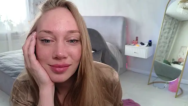 Snapshot of Engel_13 chatting on 04/21/26, 04:30 Engel 13 online show from 04/21/26, 04:30