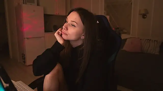 alexa feels  online show from 03/02/25, 07:34