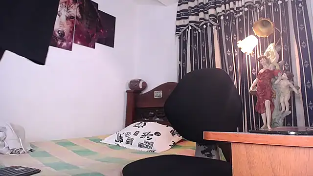 Snapshot of Bull_Xvi chatting on 10/05/25, 01:26 Bull Xvi online show from 10/05/25, 01:26