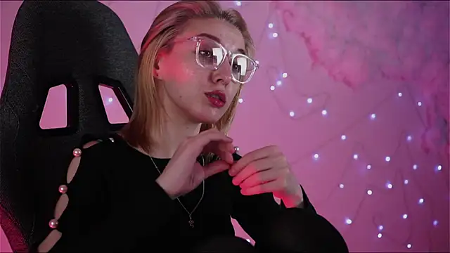 PhilippaAdamas online show from 02/27/25, 08:50