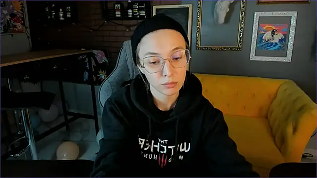 PhilippaAdamas online show from 09/18/25, 12:01