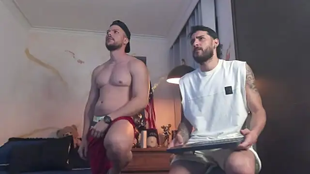 Snapshot of bakersboyssexys chatting on 03/10/26, 01:32 bakersboyssexys online show from 03/10/26, 01:32