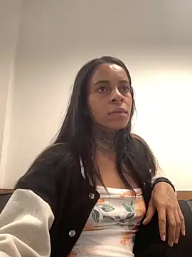 Snapshot of casalshowtime2 chatting on 11/18/25, 10:36 casalshowtime2 online show from 11/18/25, 10:36