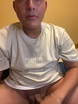 Snapshot of kjccuboy2000 chatting on 02/08/25, 12:17 kjccuboy2000 online show from 02/08/25, 12:17