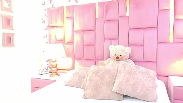 Snapshot of ArianaFranco chatting on 06/24/26, 02:16 ArianaFranco online show from 06/24/26, 02:16