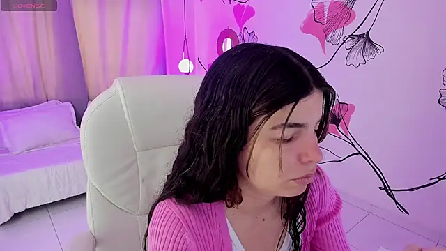 Isabela Fiorelli online show from 05/11/26, 12:44