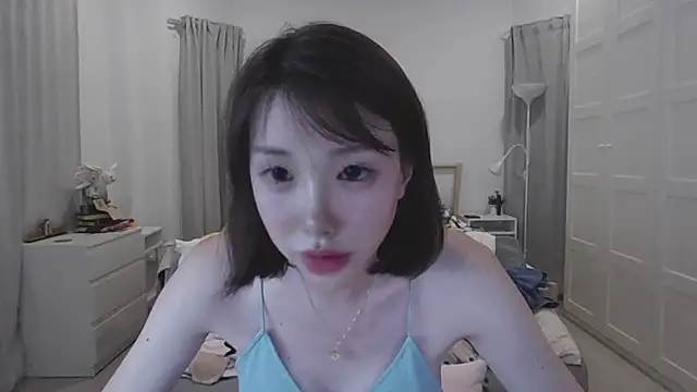 joycemilka online show from 02/13/25, 01:37