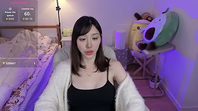 joycemilka online show from 12/03/25, 11:52