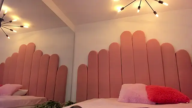 Dakotacarvajal online show from 02/21/25, 12:17