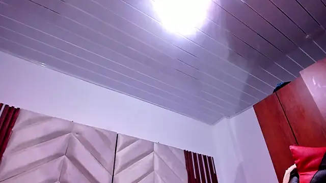 Snapshot of aprilvagner03 chatting on 09/21/25, 04:03 aprilvagner03 online show from 09/21/25, 04:03