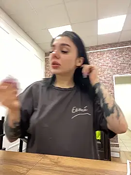 Snapshot of MaeveMoon chatting on 02/04/26, 07:20 MaeveMoon online show from 02/04/26, 07:20