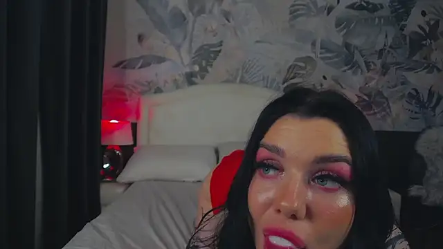 Snapshot of MaeveMoon chatting on 02/19/26, 06:26 MaeveMoon online show from 02/19/26, 06:26