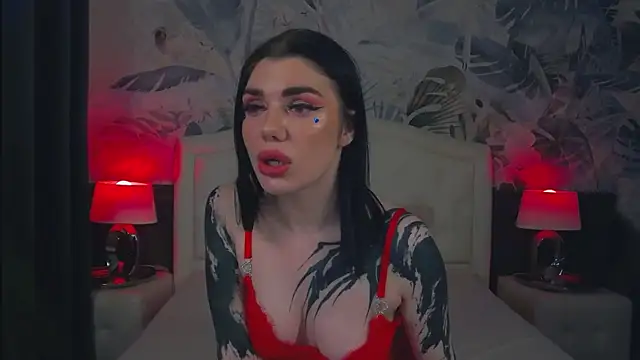 Snapshot of MaeveMoon chatting on 03/17/26, 08:12 MaeveMoon online show from 03/17/26, 08:12