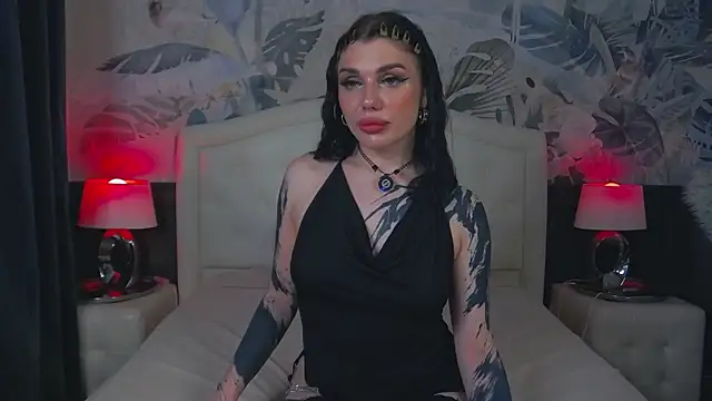 Snapshot of MaeveMoon chatting on 03/19/26, 08:13 MaeveMoon online show from 03/19/26, 08:13