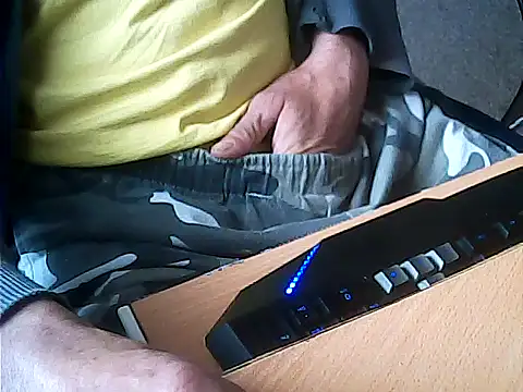 Snapshot of igracek30 chatting on 04/18/26, 08:40 igracek30 online show from 04/18/26, 08:40