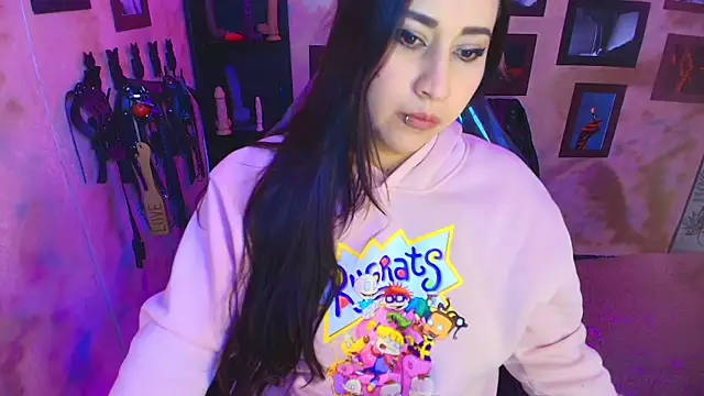 Snapshot of cherryy_bombshelll chatting on 02/14/26, 04:15 cherryy bombshelll online show from 02/14/26, 04:15