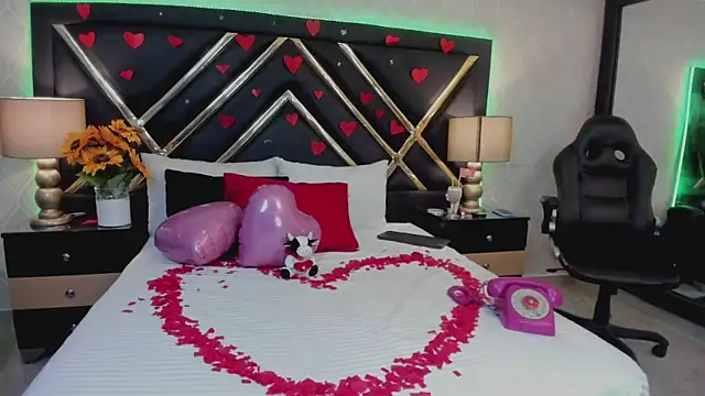 SophieWinsloow online show from 02/14/25, 07:12