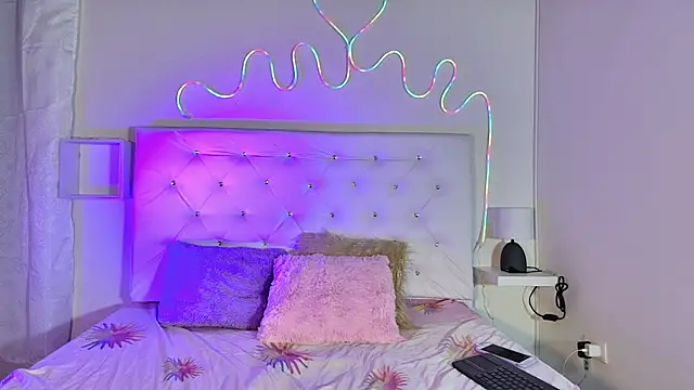 Snapshot of ariana_smiith chatting on 02/20/25, 09:31 ariana smiith online show from 02/20/25, 09:31