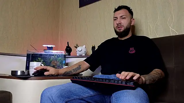 JamieNoxus online show from 09/19/25, 07:54