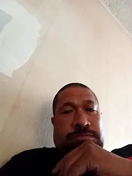 Snapshot of Olly4200 chatting on 03/18/26, 08:34 Olly4200 online show from 03/18/26, 08:34