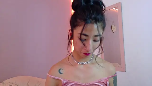 Snapshot of oishii_ambar chatting on 02/18/25, 05:21 oishii ambar online show from 02/18/25, 05:21